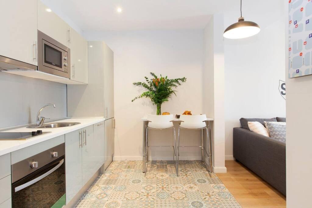 Beautiful 4Bd 4Ba Apartment In Eixample District バルセロナ エクステリア 写真