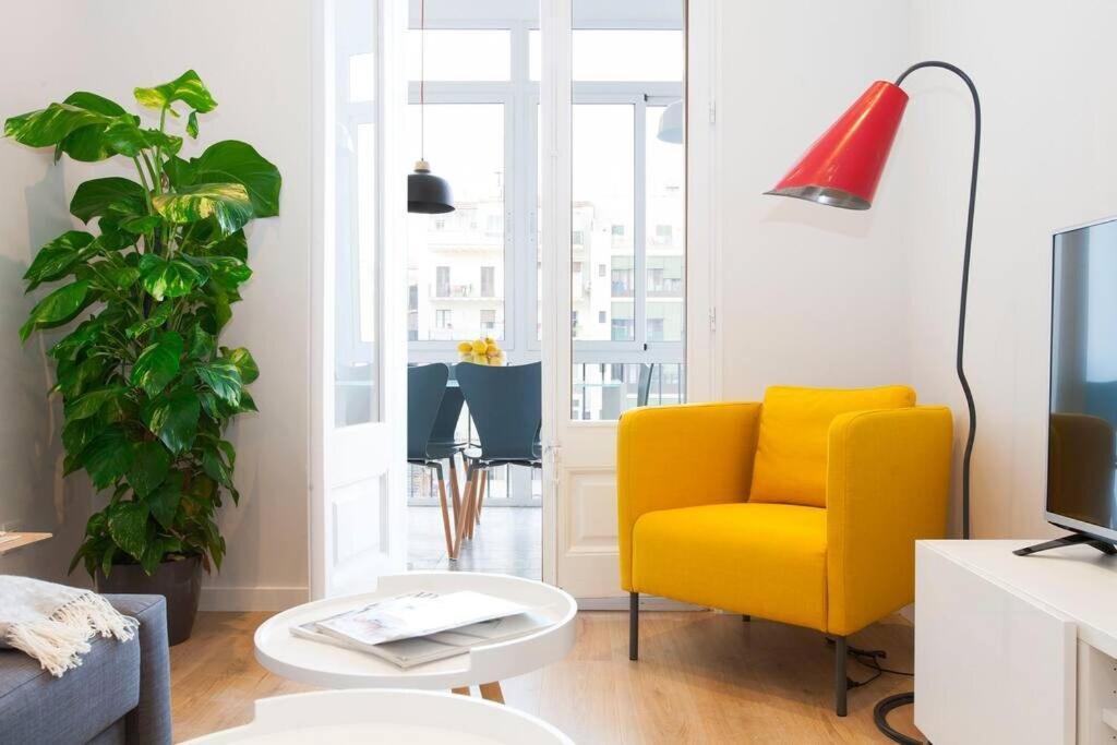 Beautiful 4Bd 4Ba Apartment In Eixample District バルセロナ エクステリア 写真